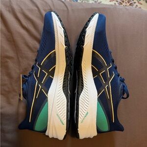 ASICS GT-1000 12 athletic shoes women size 11 and men size 9.5